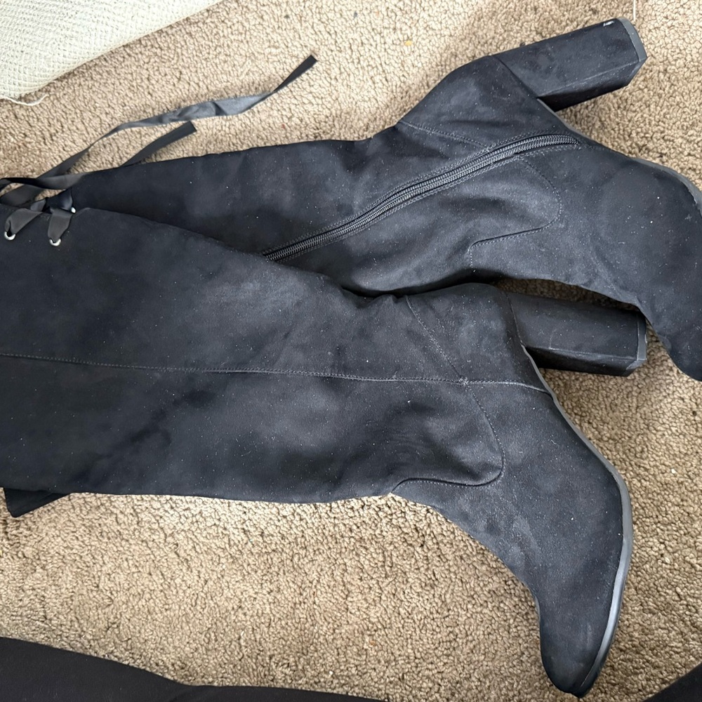 Chic Black Lace-Up Knee-High Boots